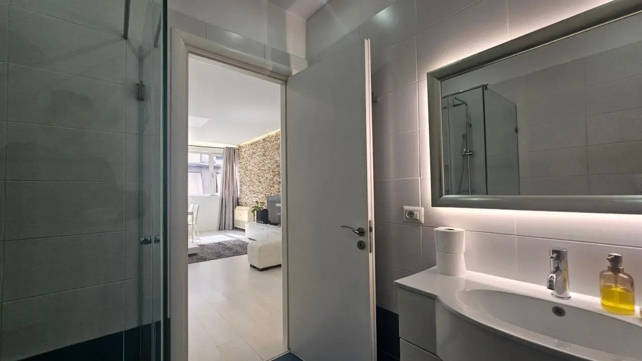 TAM Serviced 2BDR Apartment City Center No6