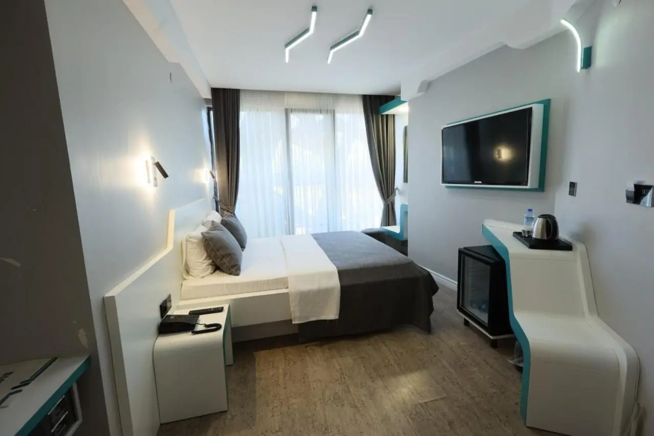 Midis Otel