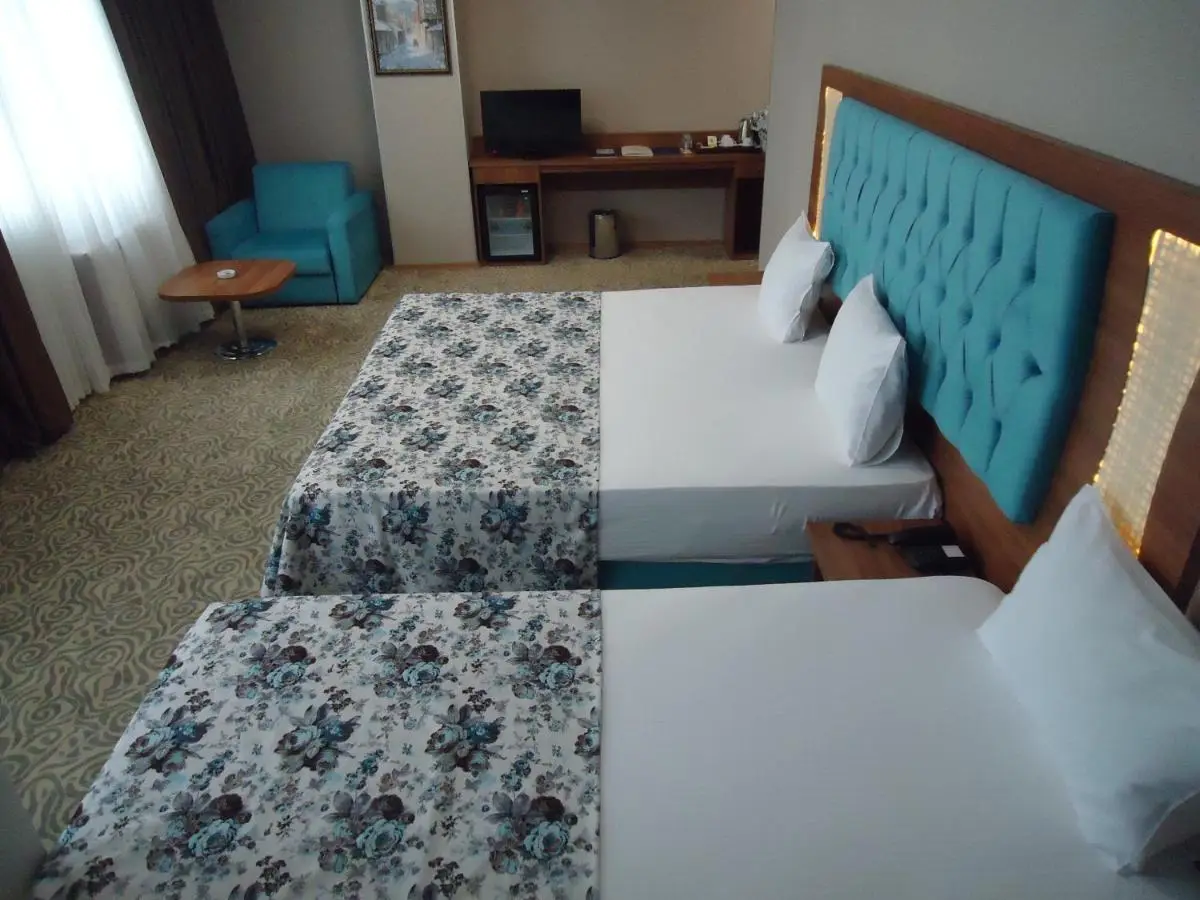 Golden Lounge Hotel