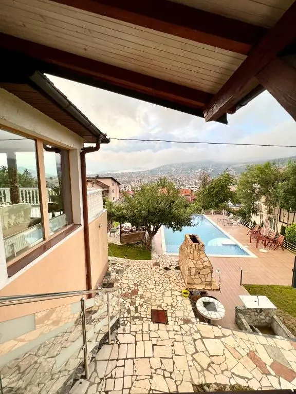 Luxury 2 bedroom apartment with pool