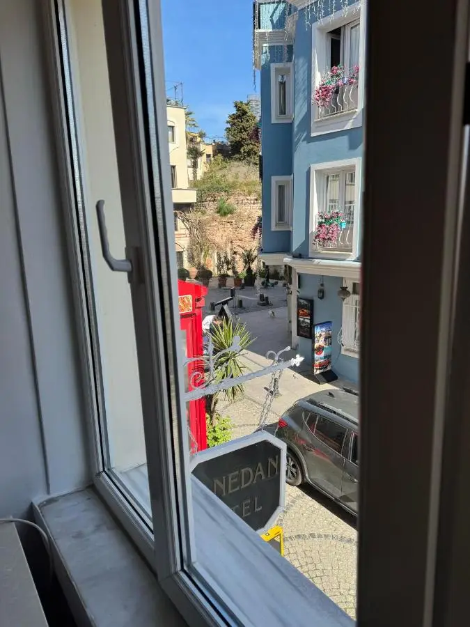 Hanedan Hotel