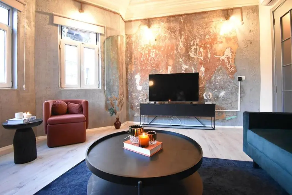 Stunning 6BR 4Bath near Tram