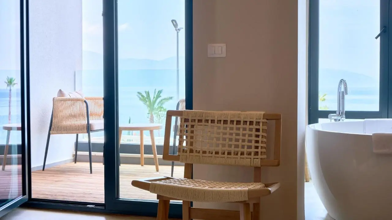 Azar Luxury Suites