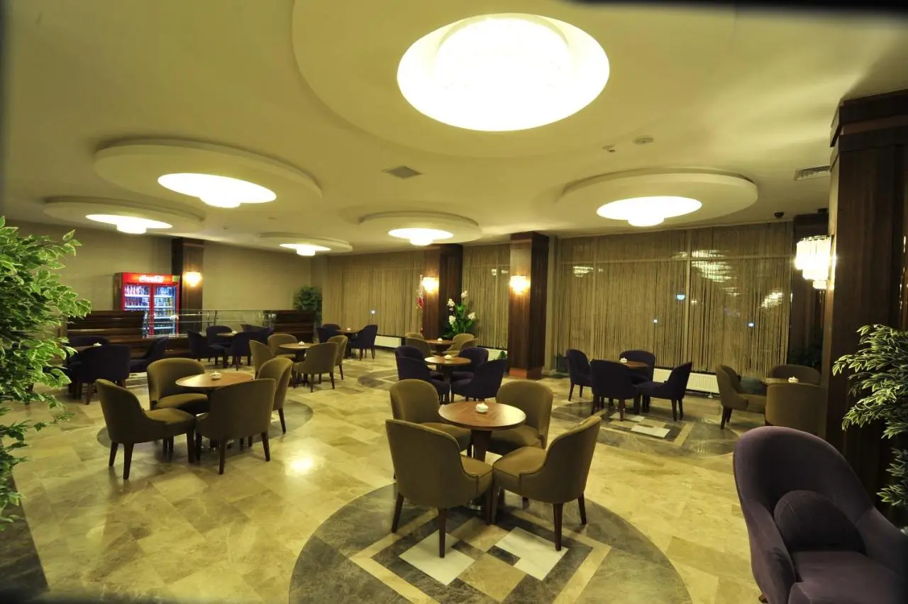 Grand Cenas Hotel