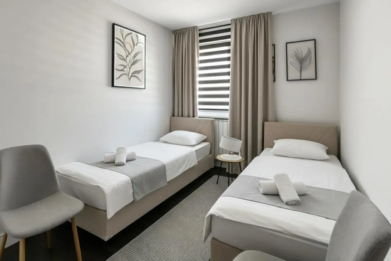2 bedroom Penthouse in city center, free parking