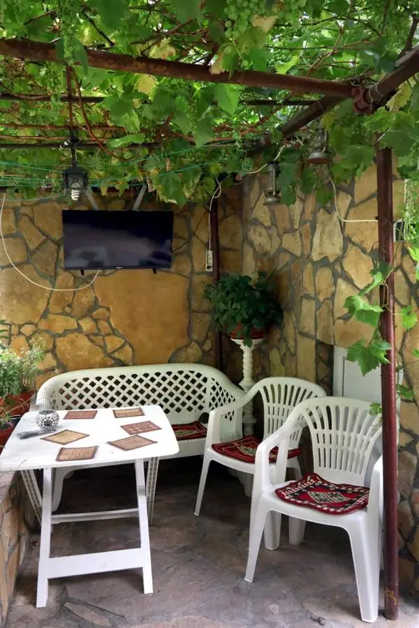 Modern&Cozy Bosnian house with GARDEN+FREE parking