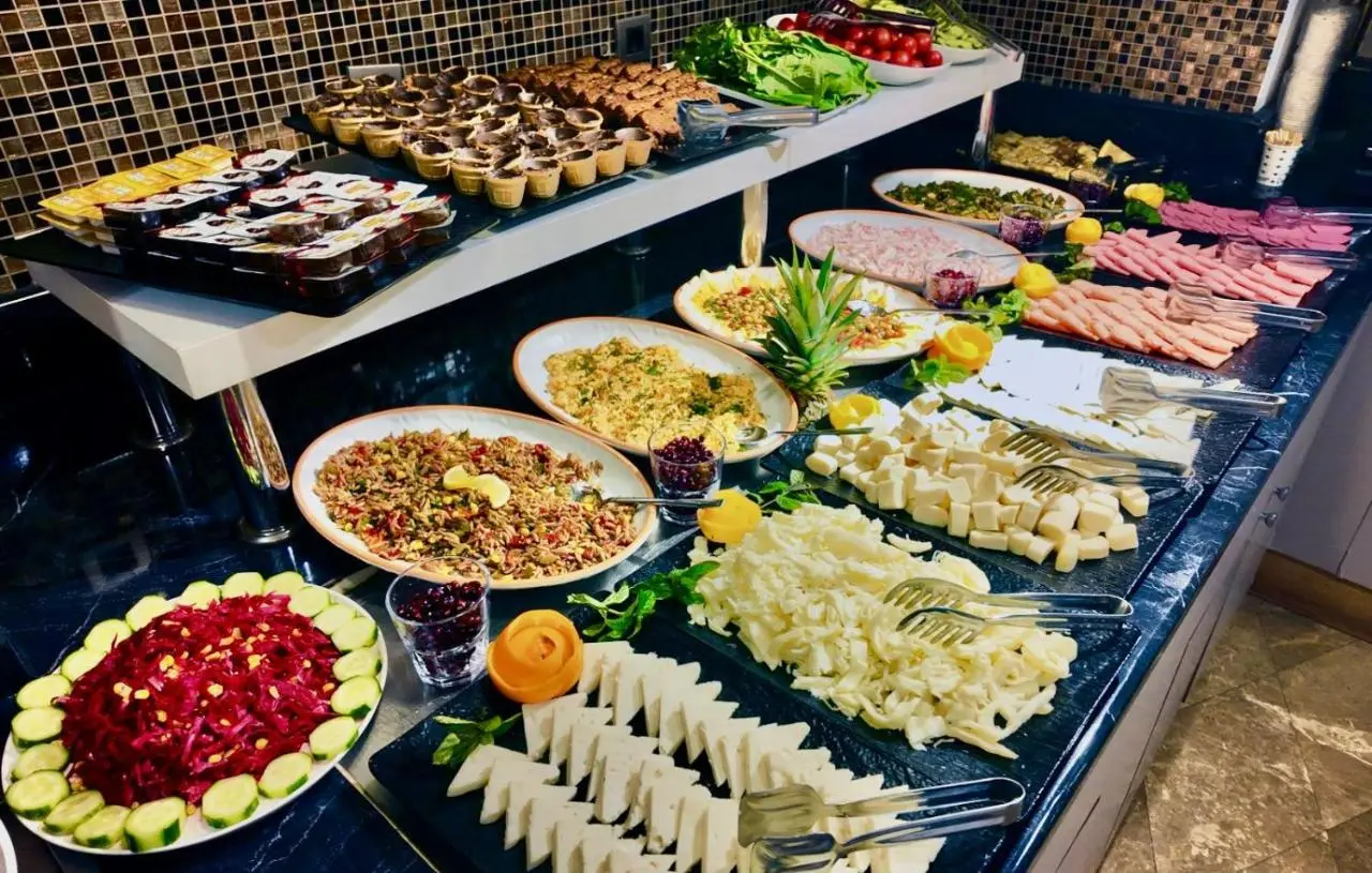 Aven Hotel