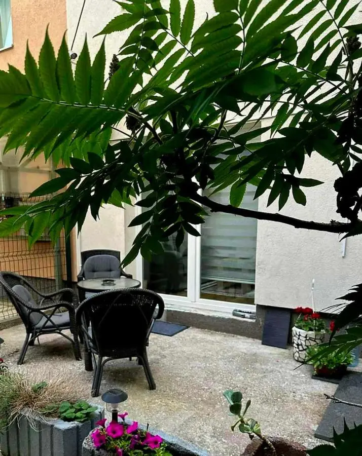 Apartment Airport
