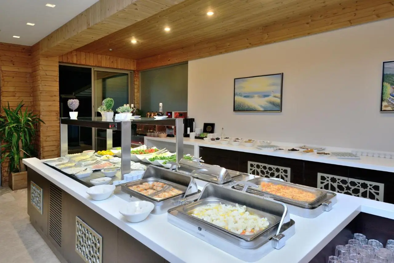 Lugga Boutique Hotel & Beach