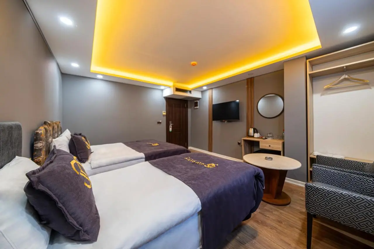 Viv City Hotel