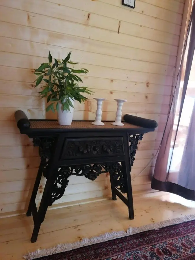 Nadiaa Wood House
