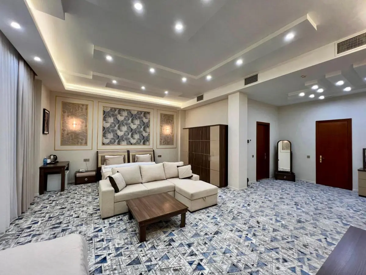 Royal Mansion Hotel