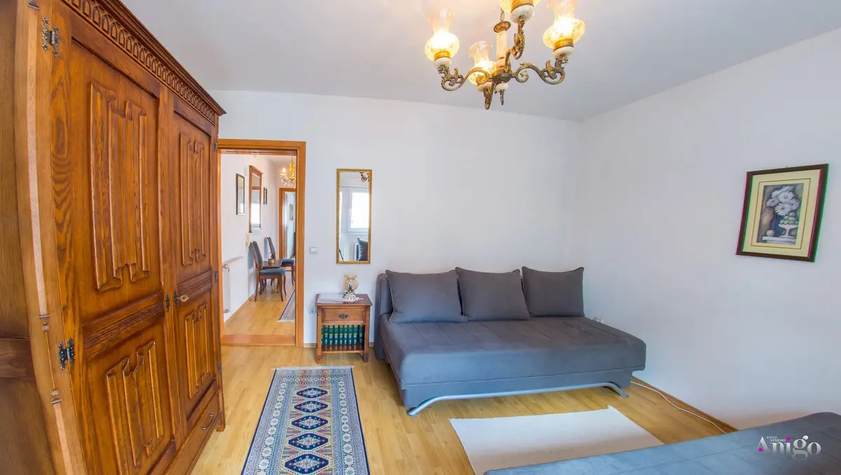 Apartment Ado