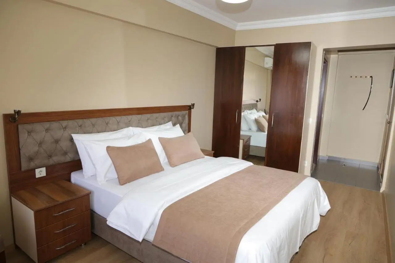 Ramparts Hotel