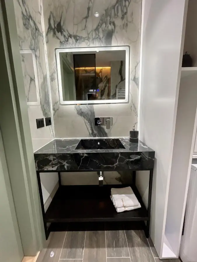 Queens Luxury Apartments Tirana