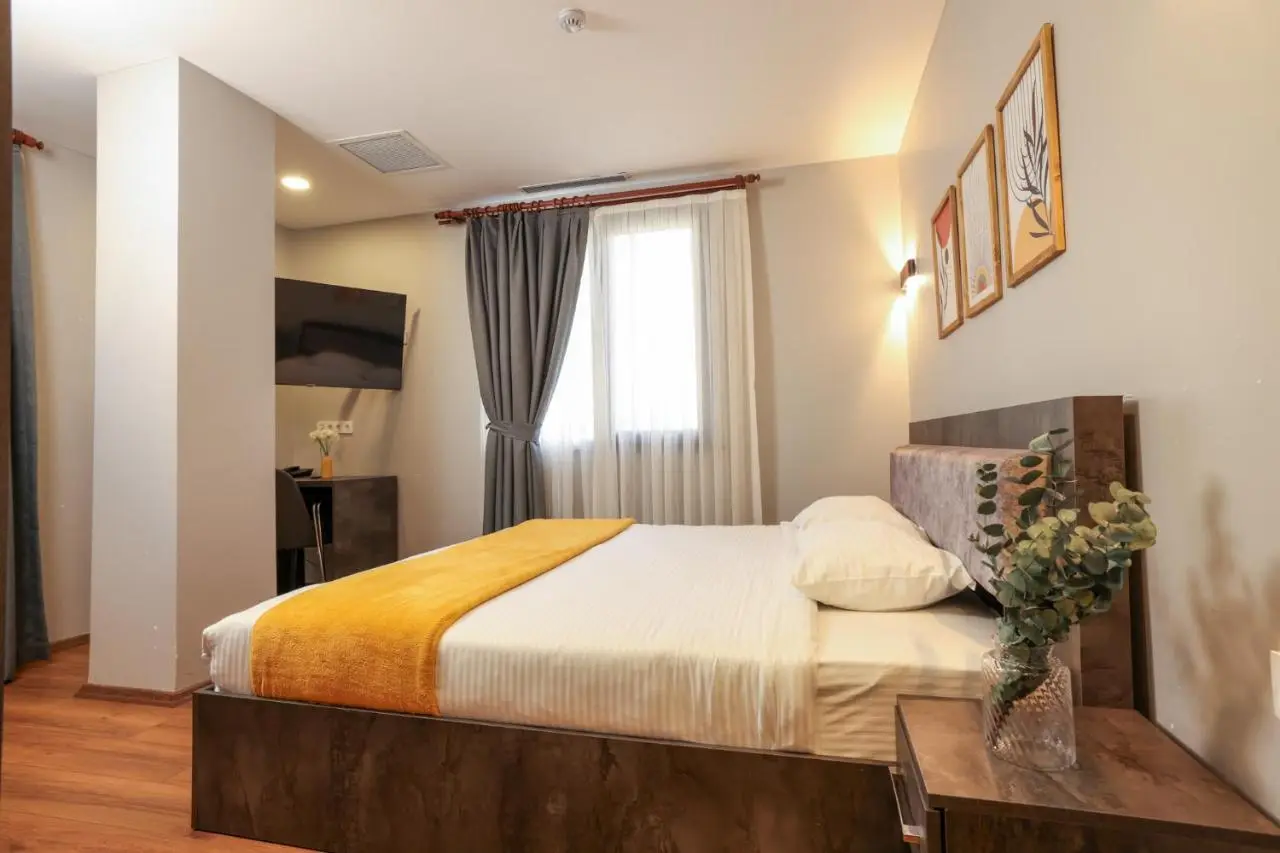 BRANDROOM HOTEL