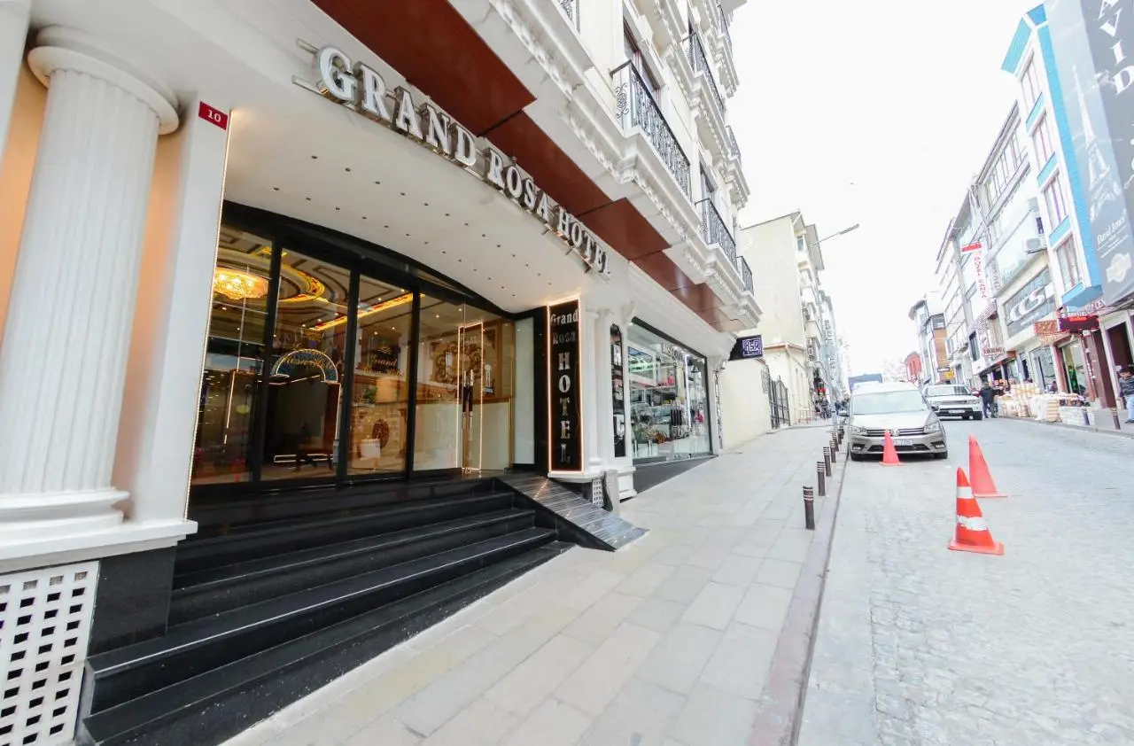 Grand Rosa Hotel