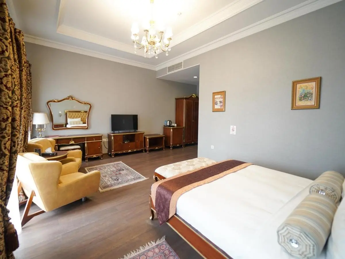 Shah Palace Luxury Museum Hotel
