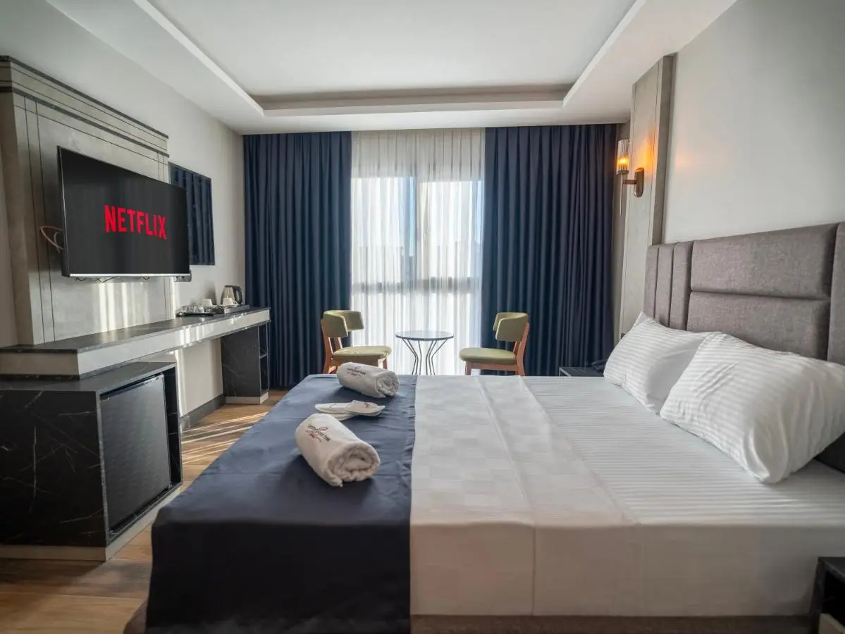 Modernlux Hotel