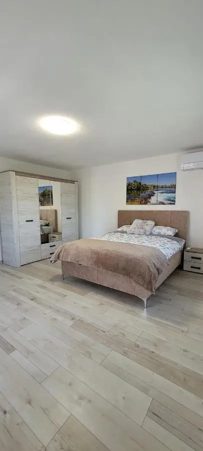 Oz Lux Apartments