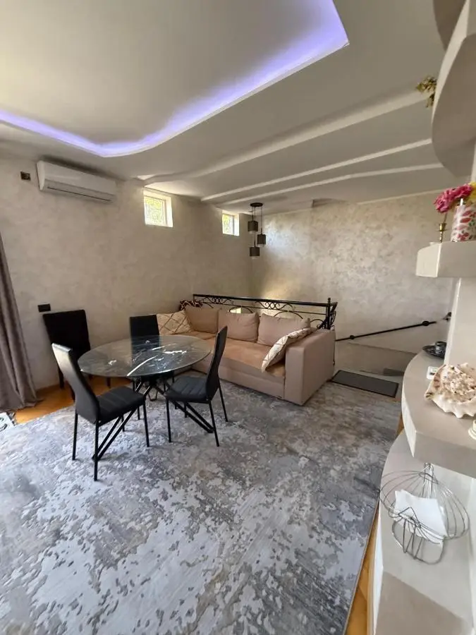 Makos Guest House
