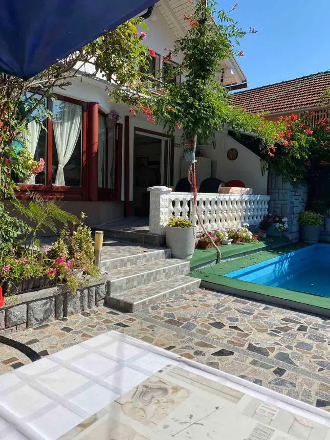 Villa Dino
