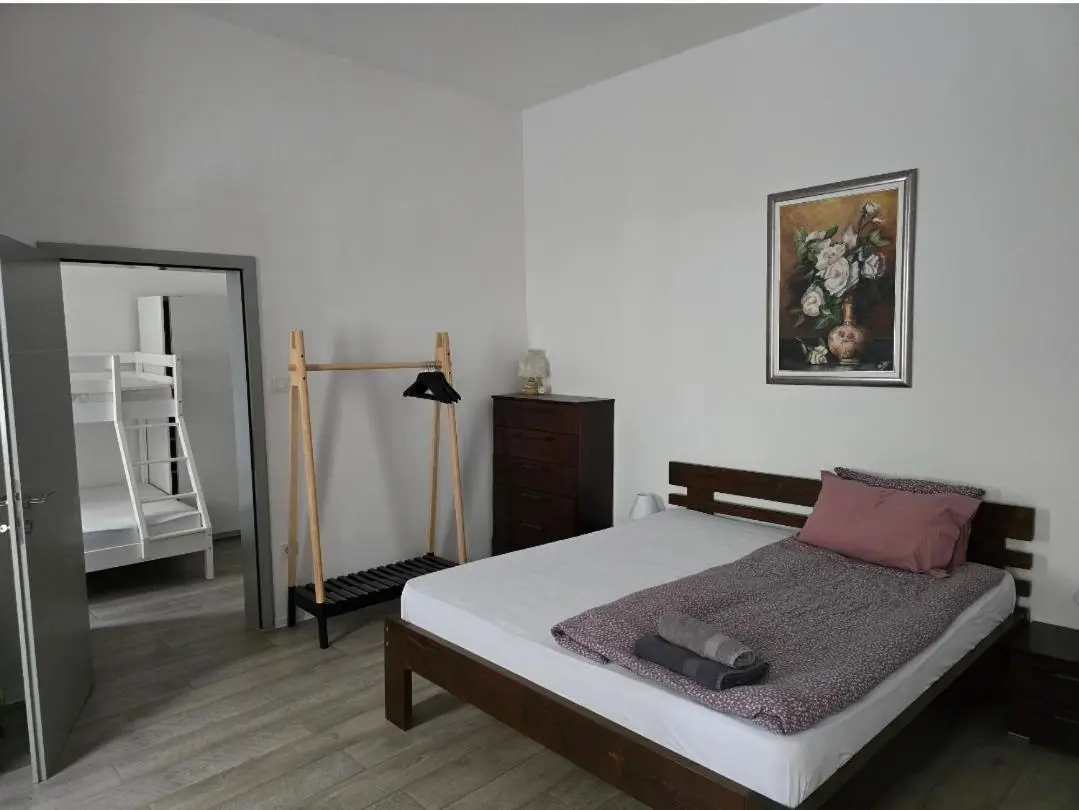Sarajevo central quiet apartment,private free parking