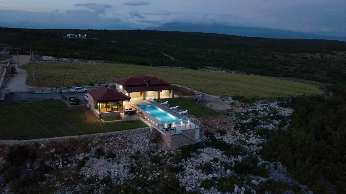 Villa Ljuba - Three Bedroom House & Swimming Pool