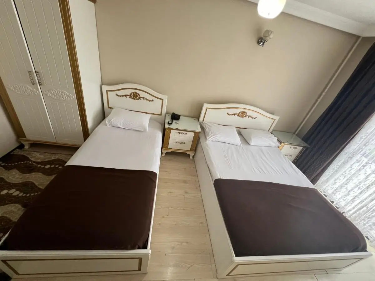 Şeref Hotel