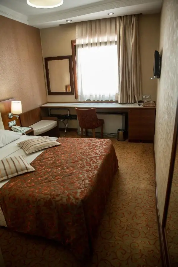Yuksel Hotel