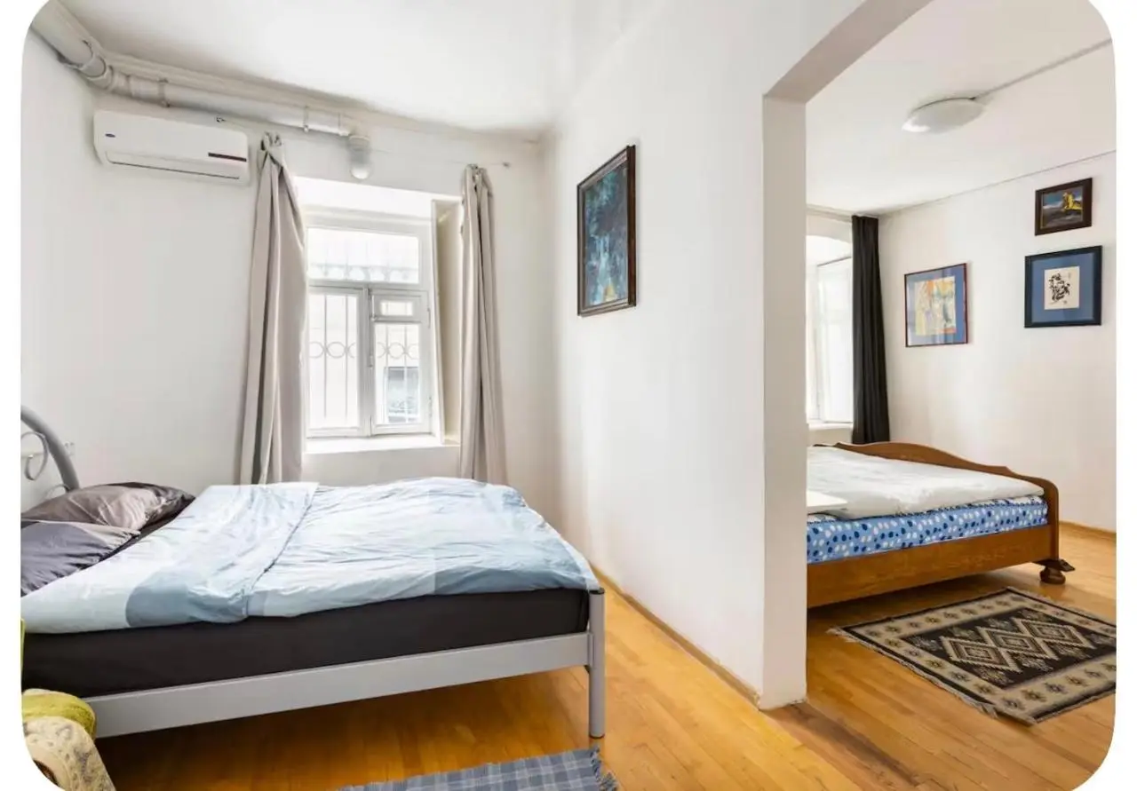 Room in Center 2