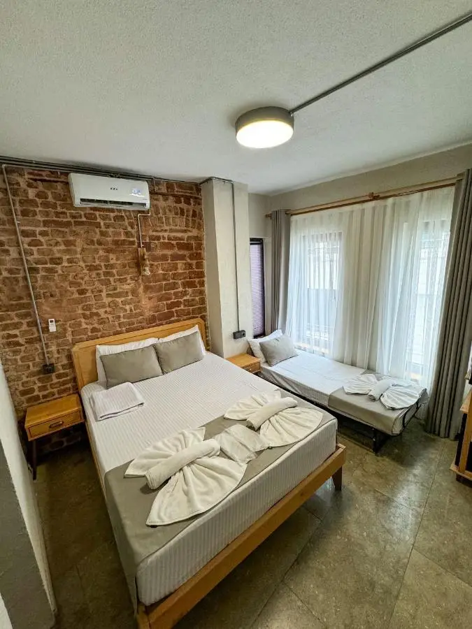 Elegance House Hotel
