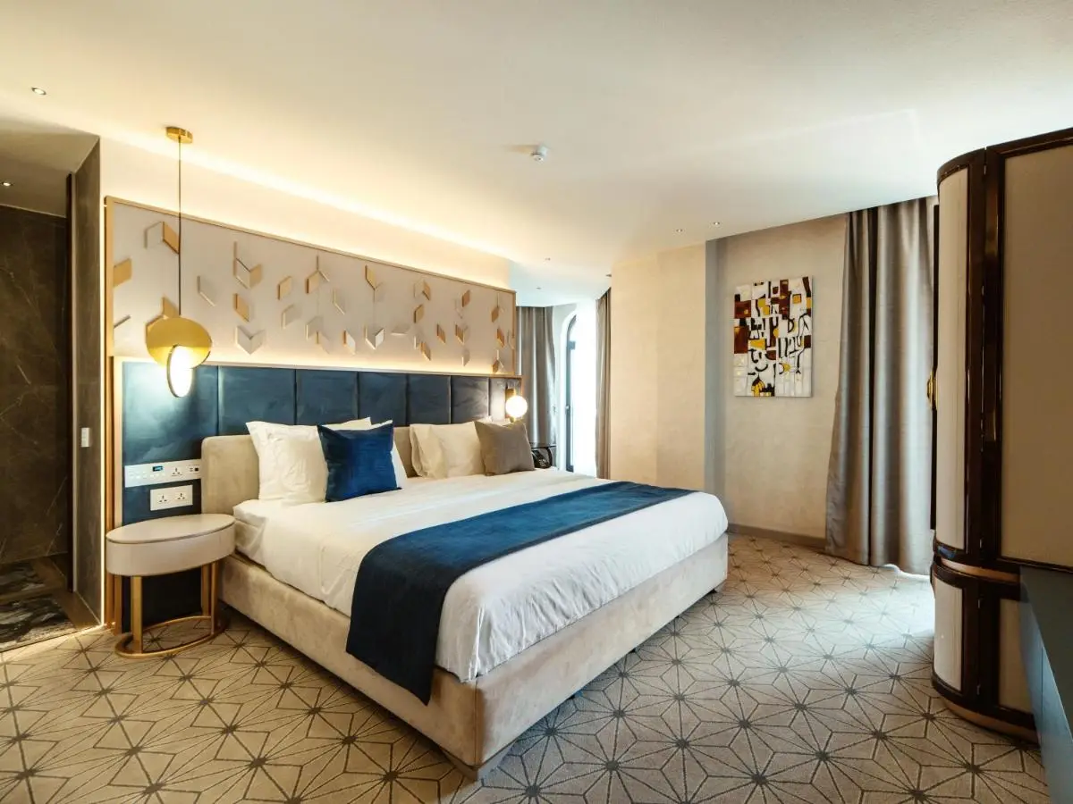 Meridian Luxury Boutique Hotel