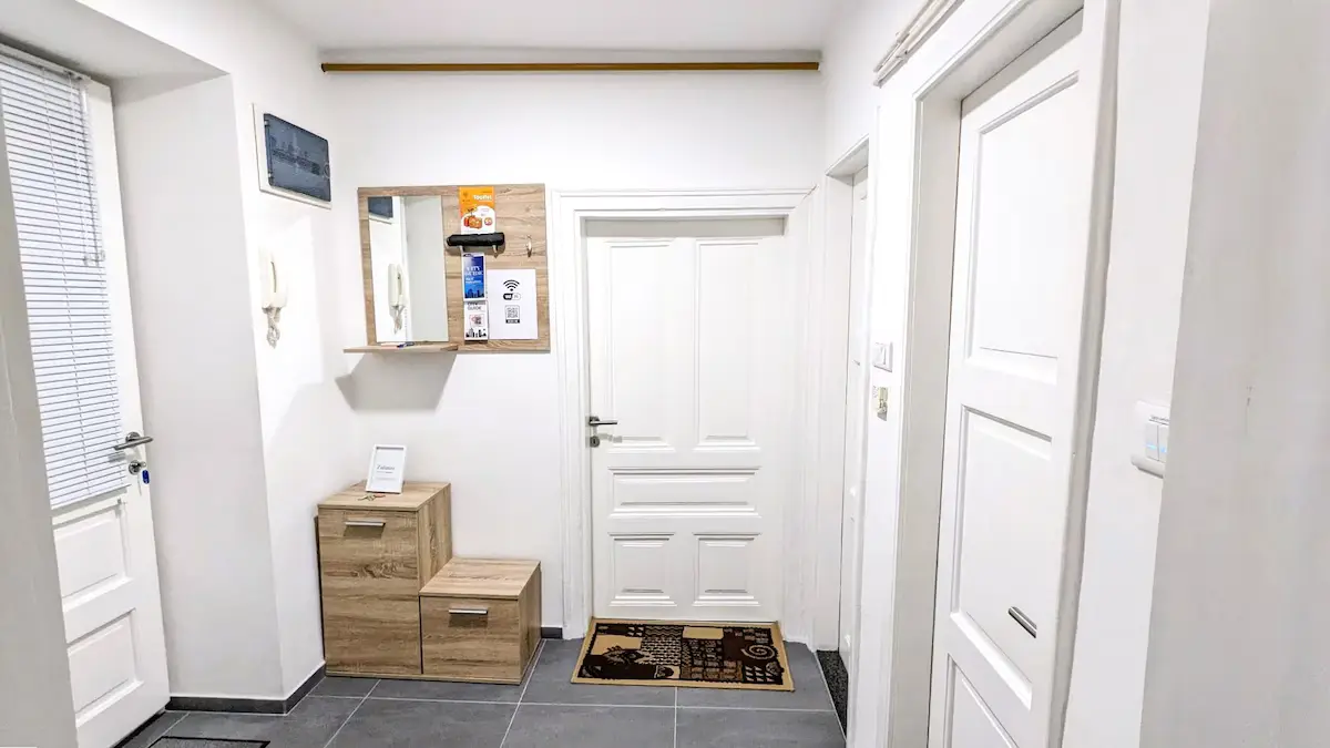 Simple Apartment Near City Center