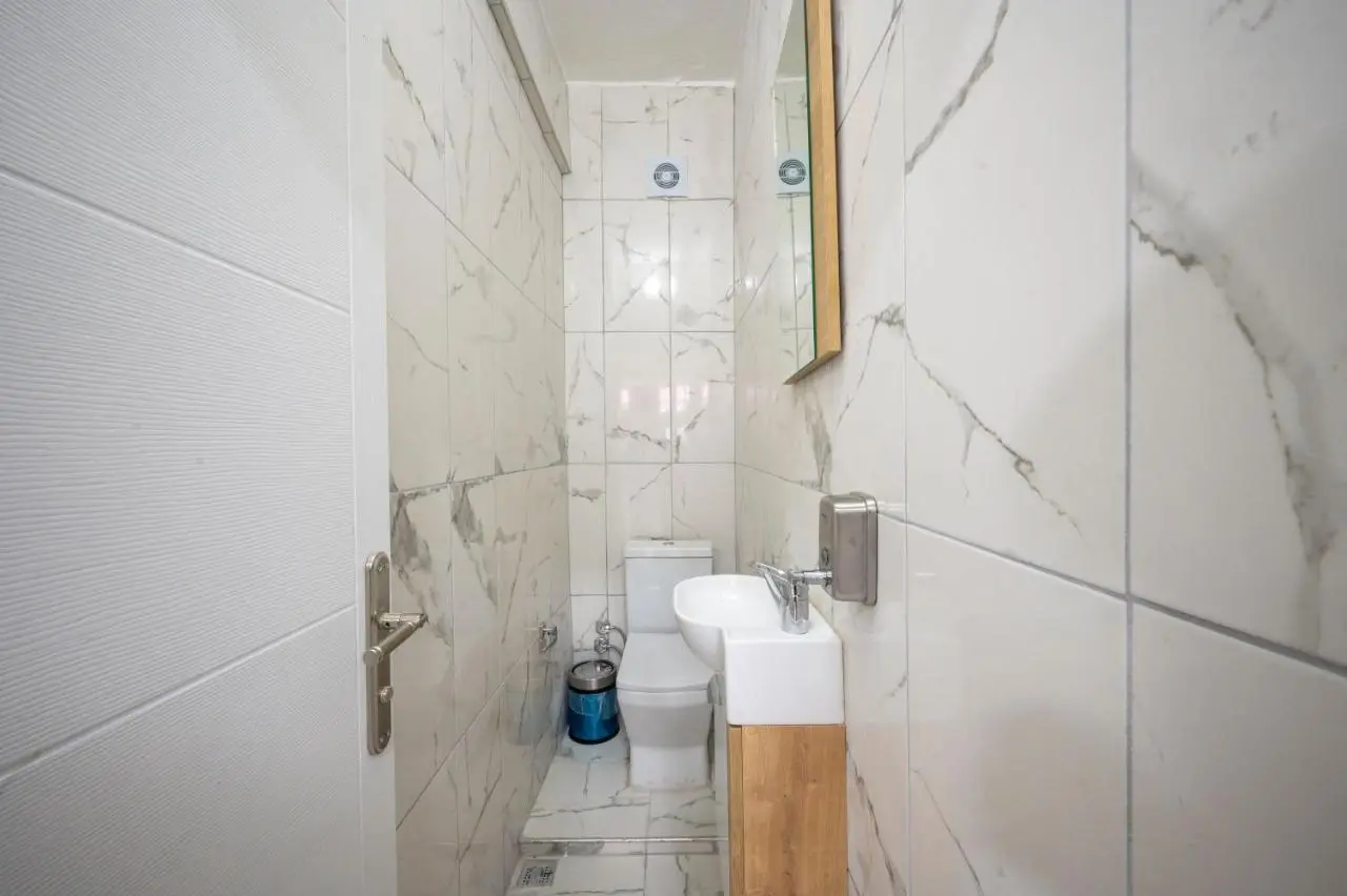 XALİLA HOSTEL & CAFE LADİES ROOM