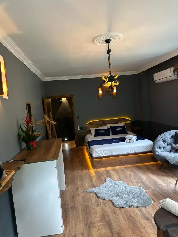 River Deluxe Botıque