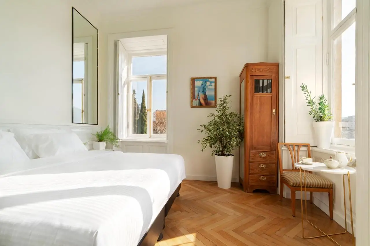Unfound Door - Design Hotel