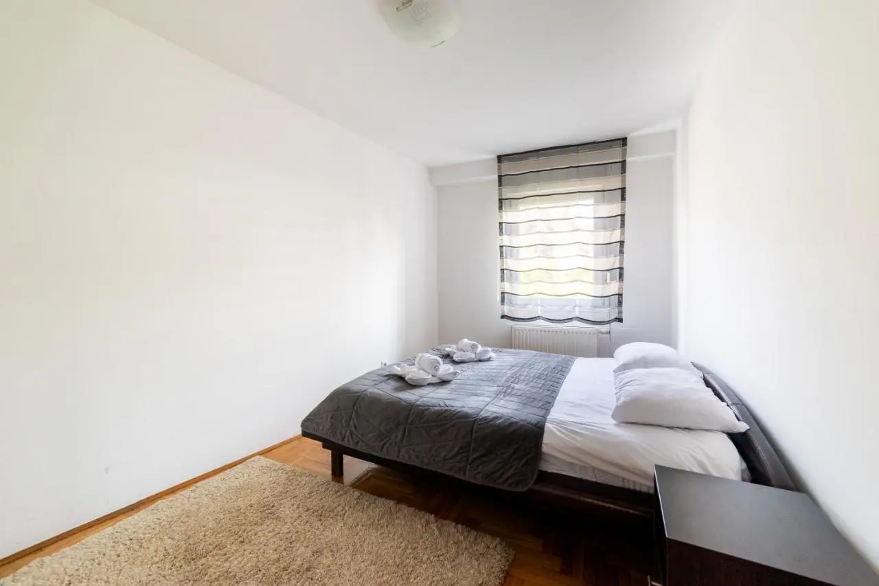CityCenter Cekalusa Two bedroom Apartment with garden