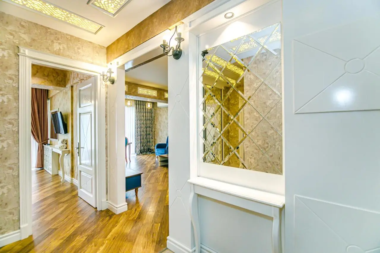 CRYSTAL Luxury Apartment on BAKU