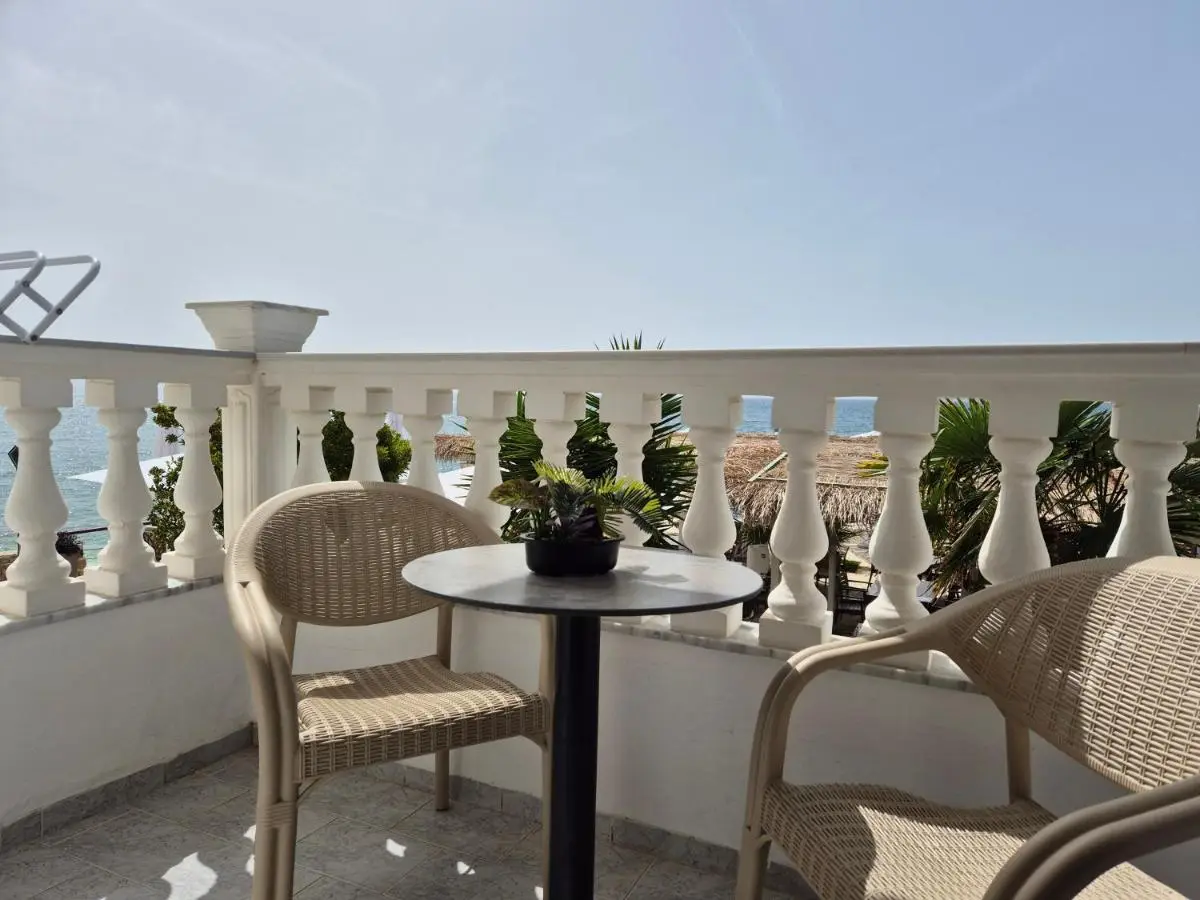 ORCHIDS Hotel