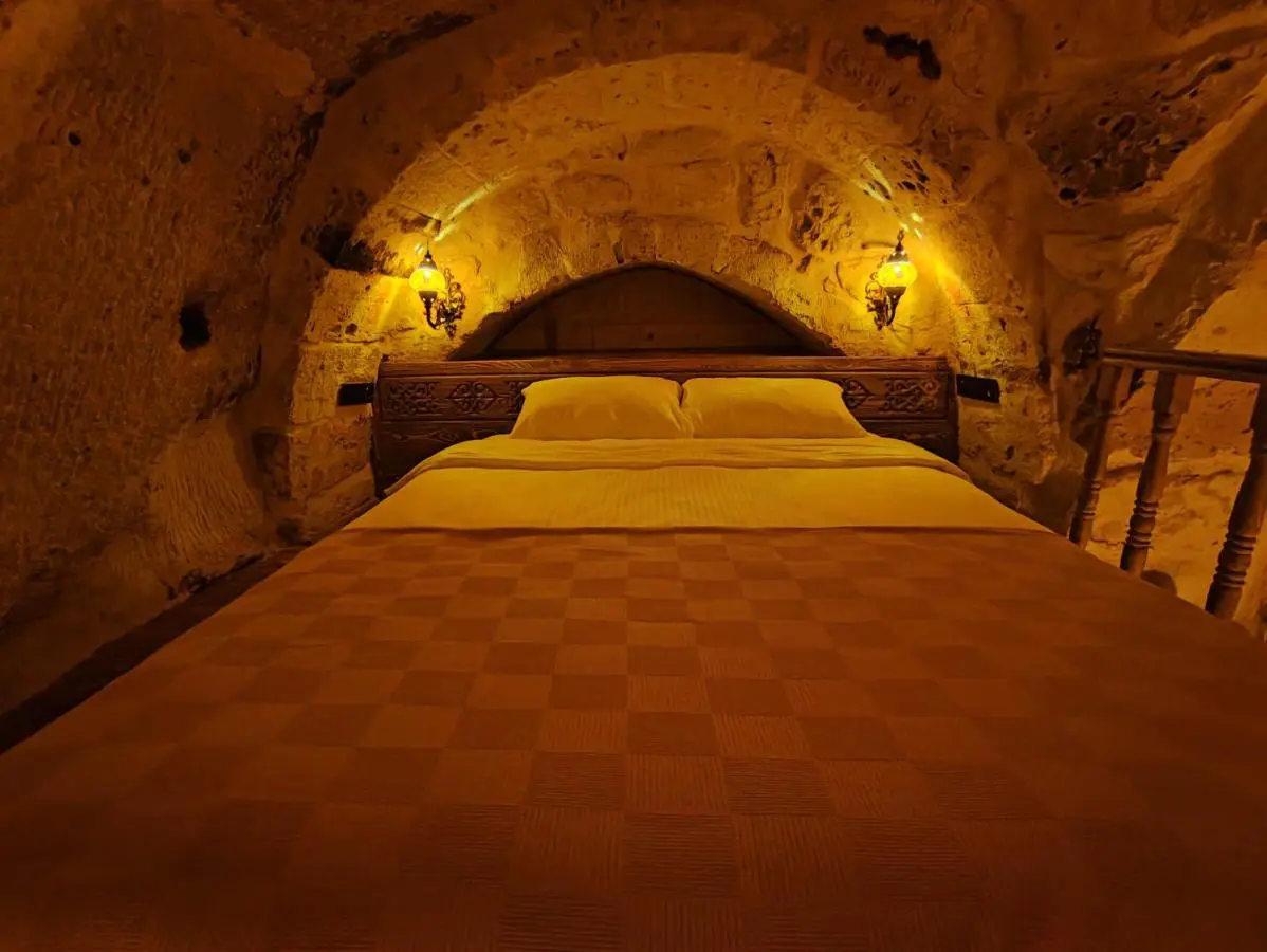 Euphoria Cave House