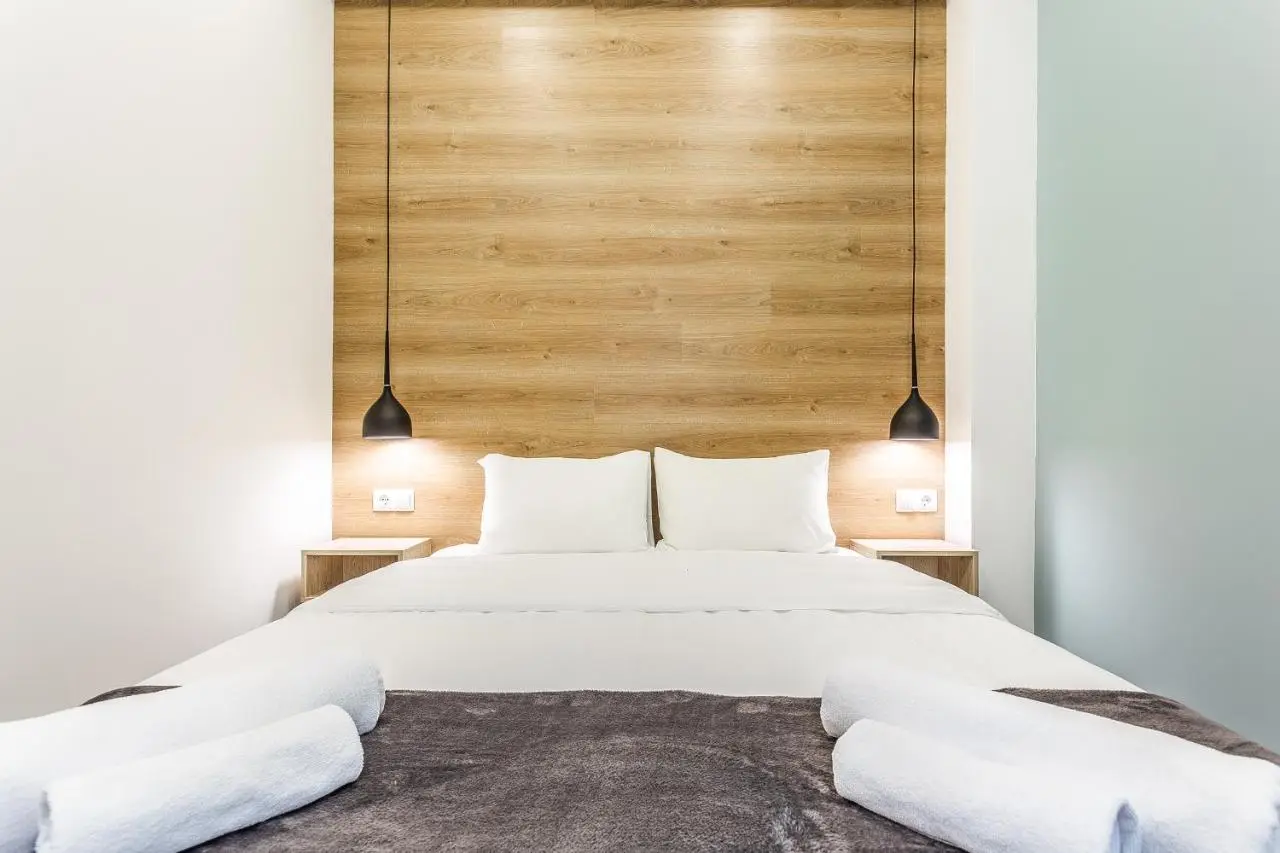8 Rooms Apartotel On Meidan