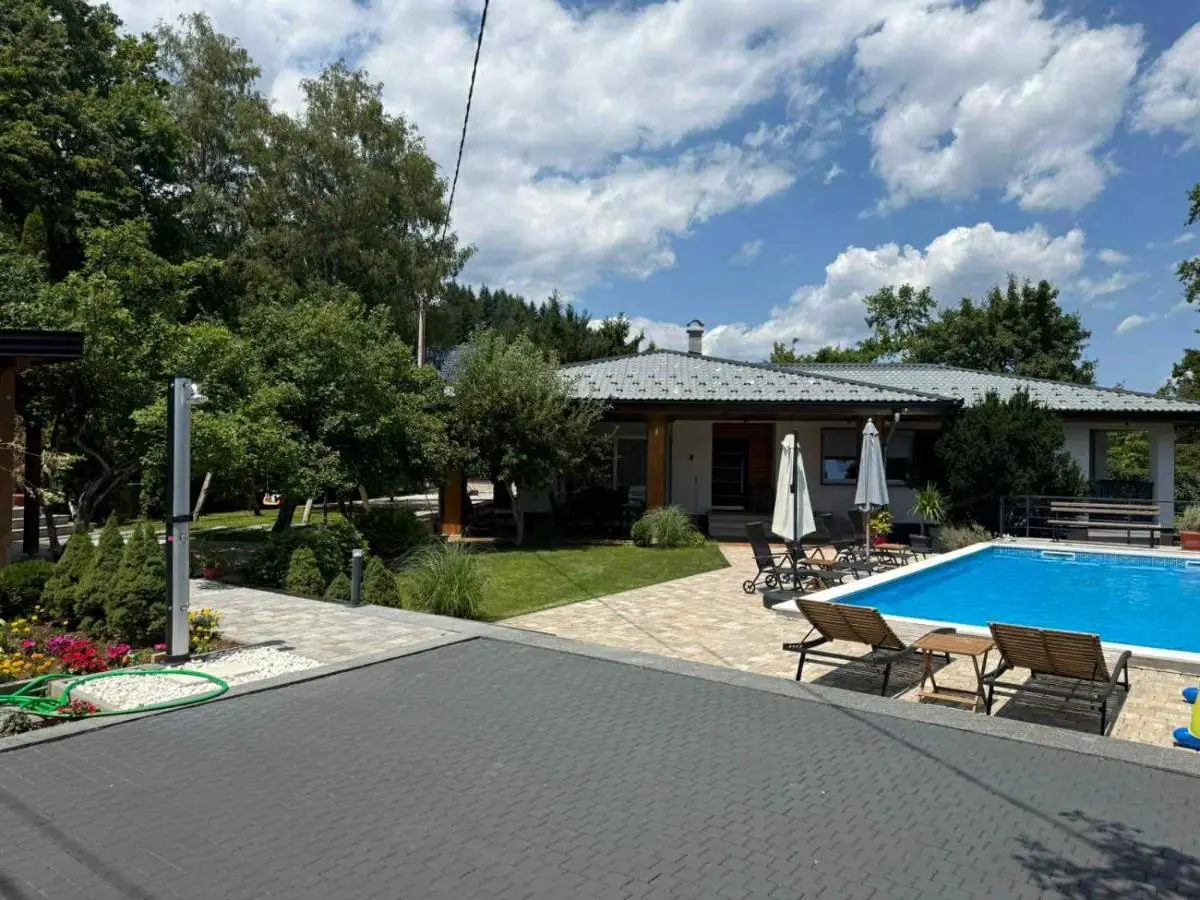 Villa Wood & Green SPA