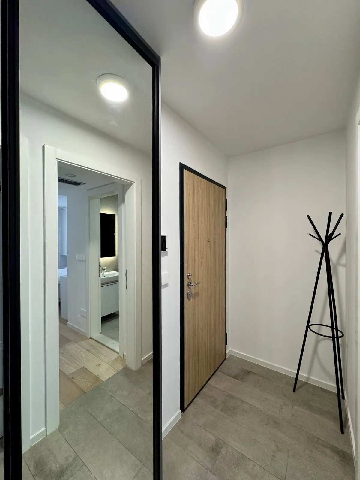 Lux Waves 2bdr apartment w/private parking