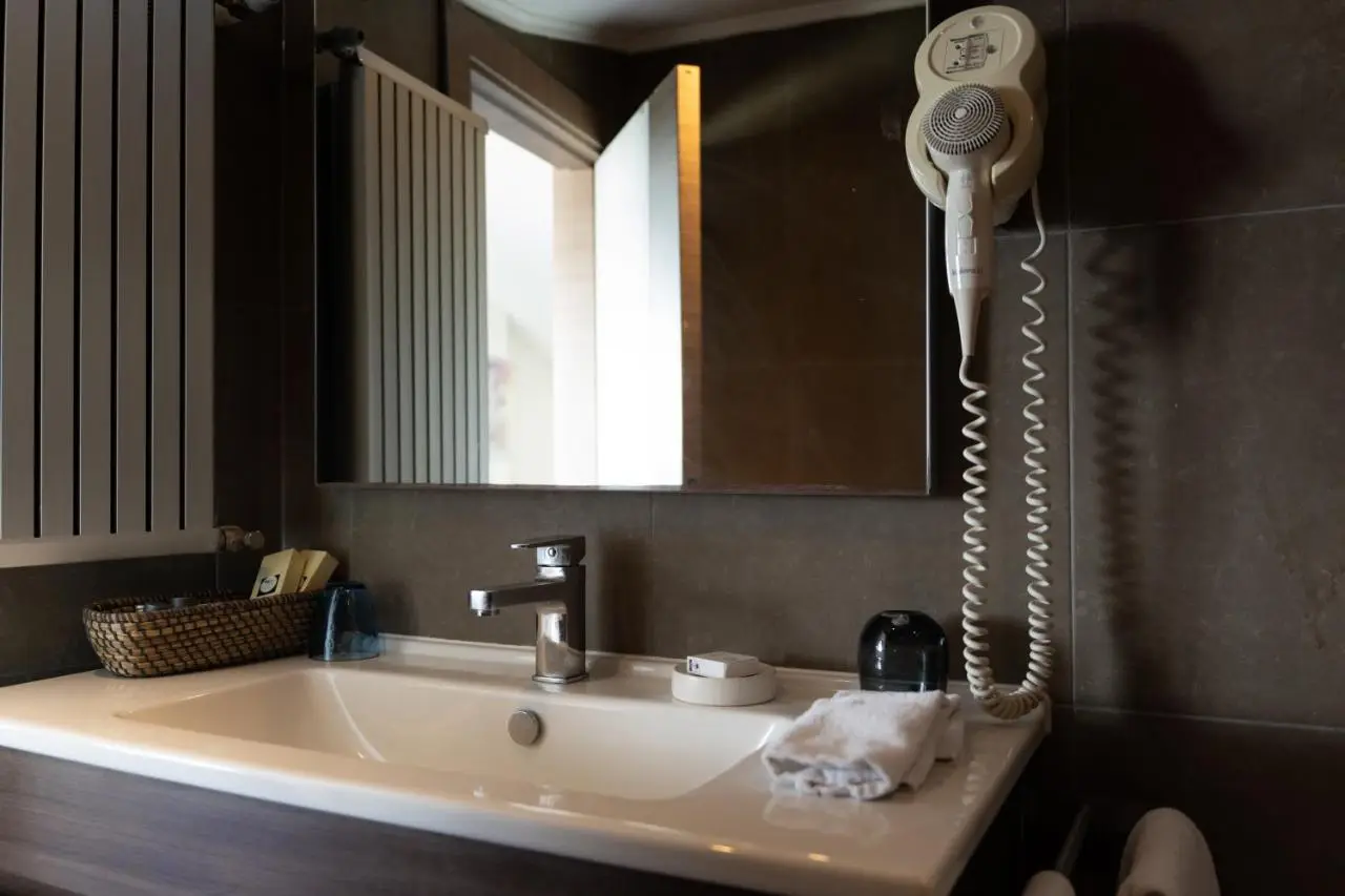 Elanaz Hotel
