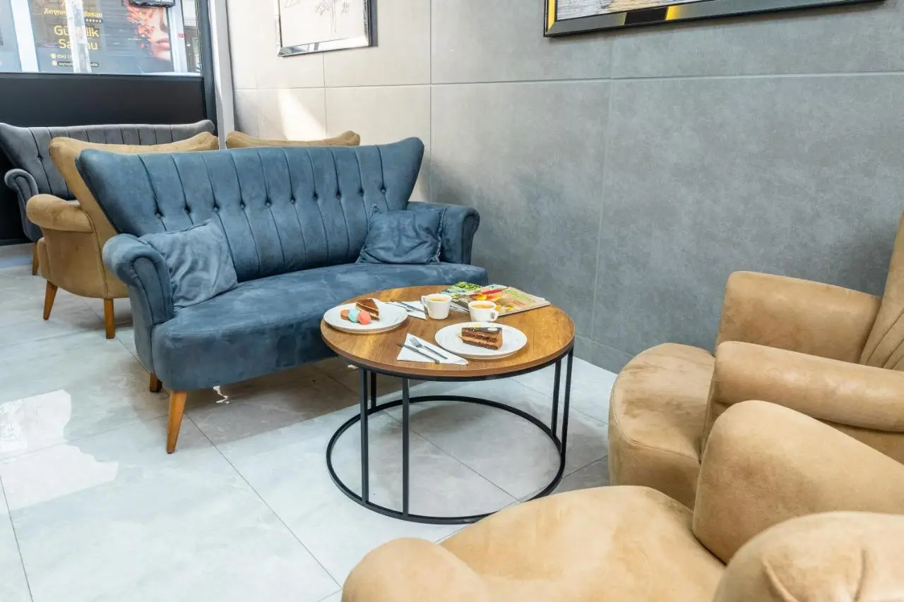 Luxury Life Suites