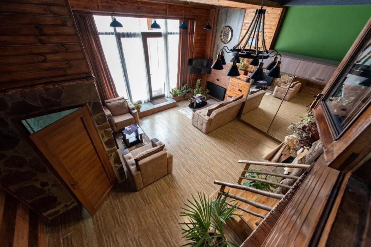 Evdo Apartments Loft2 Wooden House