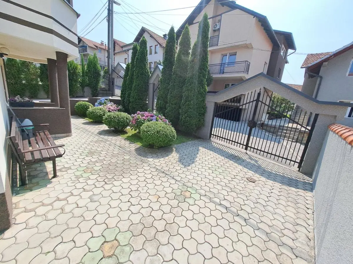 Silver Apartment