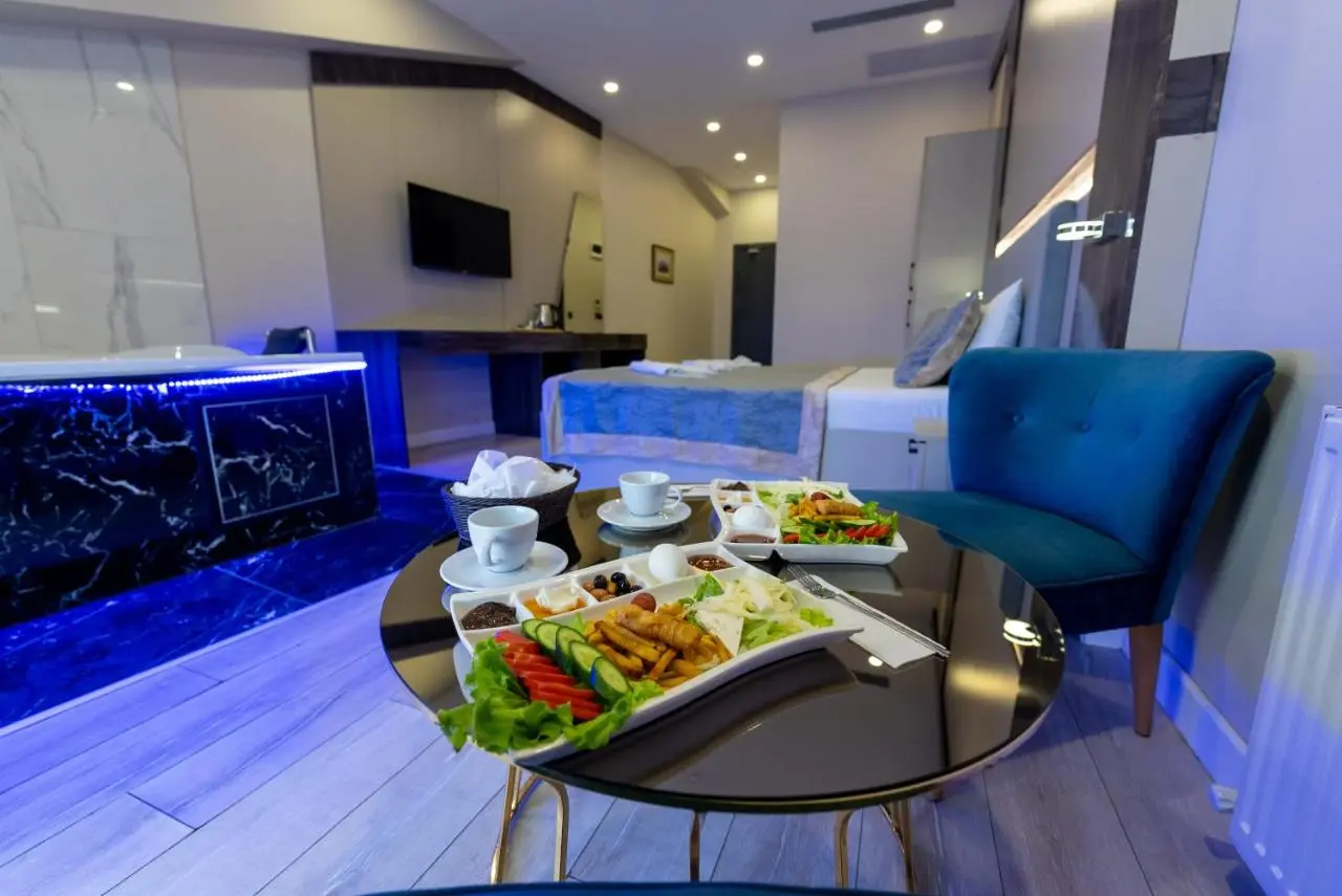 Meros Hotel