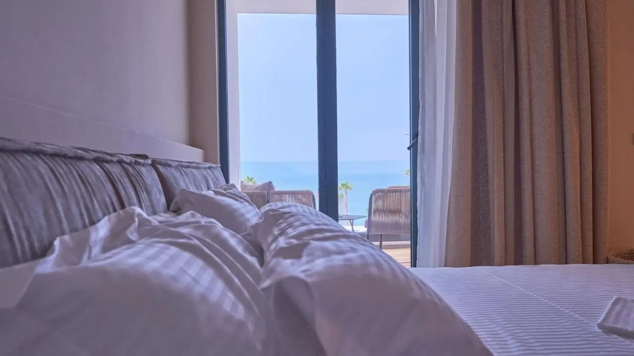 Azar Luxury Suites